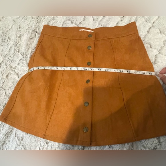 Persun large suede like mini skirt - Picture 3 of 7